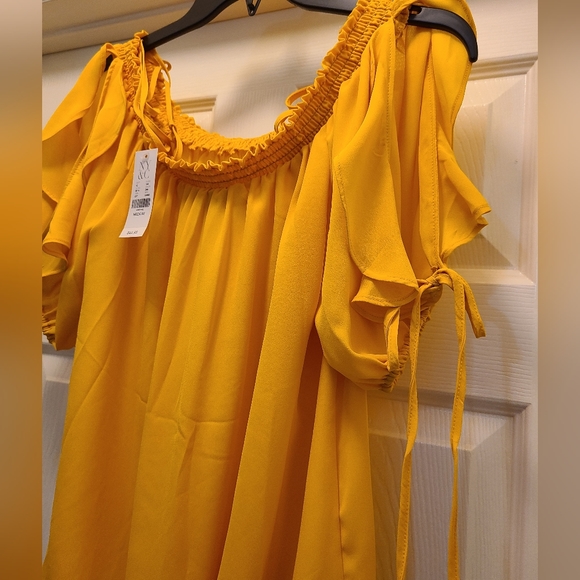 NY&Co Yellow/Gold Ruffle Top New With Tags - Picture 3 of 5